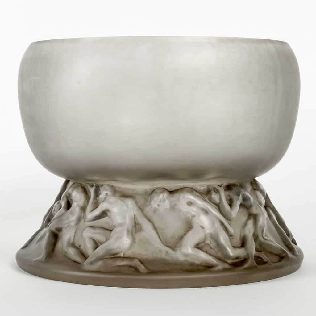 Vase « Lutteurs » verre blanc patiné gris de René LALIQUE | Biron ||||||||