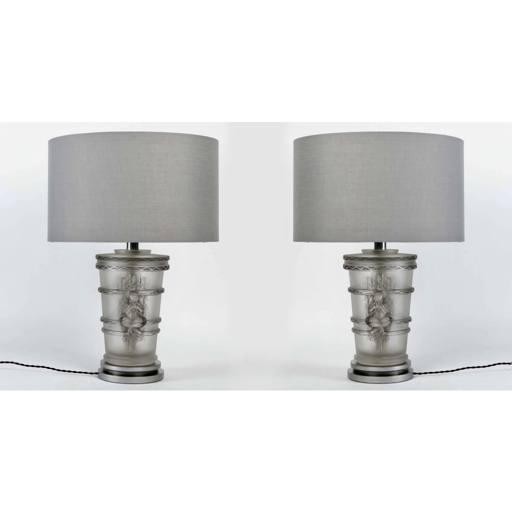 Paire de Lampes « Pan » cristal blanc patiné gris de Marc LALIQUE | Biron ||||||||