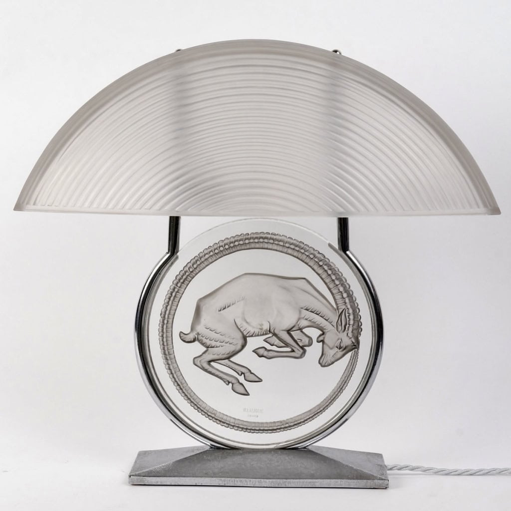 Paire de Lampes « Bélier » verre blanc patiné gris de René LALIQUE | Biron Paire de Lampes "Bélier" verre blanc patiné gris de René LALIQUE