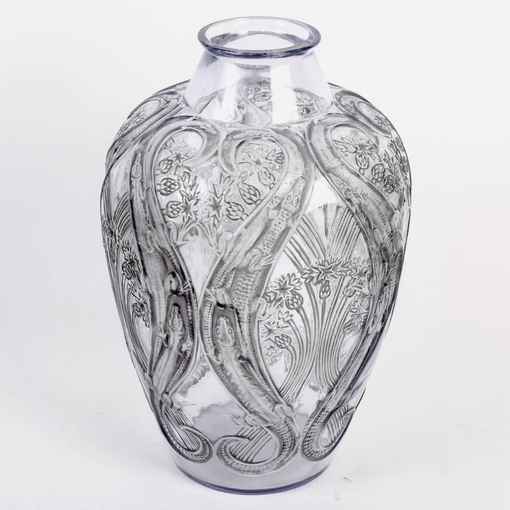 Vase « Lézards et Bluets » verre bleu ciel patiné gris de René LALIQUE | Biron Vase "Lézards et Bluets" verre bleu ciel patiné gris de René LALIQUE