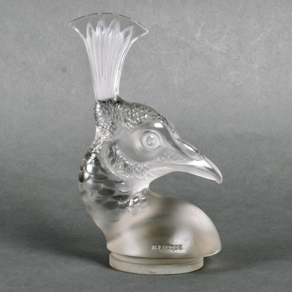 Mascotte Automobile « Tête de Paon » verre blanc de René LALIQUE | Biron Mascotte Automobile "Tête de Paon" verre blanc de René LALIQUE