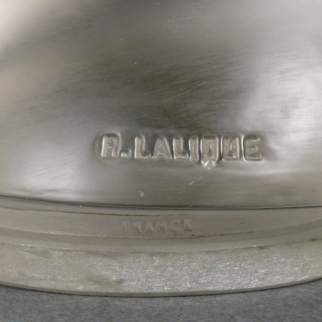 Mascotte Automobile « Tête de Paon » verre blanc de René LALIQUE | Biron Mascotte Automobile "Tête de Paon" verre blanc de René LALIQUE