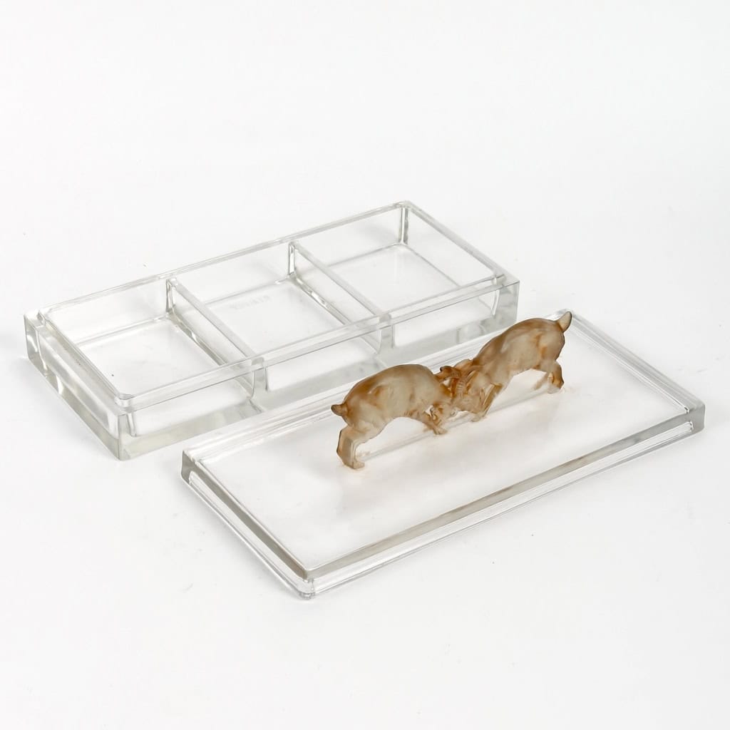 Boîte « Deux Chèvres » verre blanc patiné sépia de René LALIQUE | Biron Boîte "Deux Chèvres" verre blanc patiné sépia de René LALIQUE