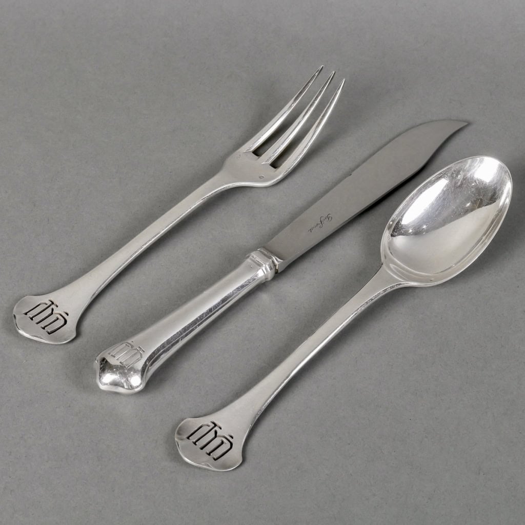 Ménagère 1922 argent massif et ébène de Jean E. PUIFORCAT – 142 Pièces | Biron Ménagère 1922 argent massif et ébène de Jean E. PUIFORCAT - 142 Pièces
