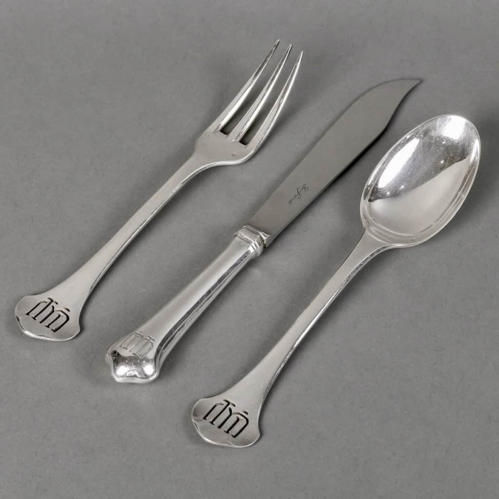 Ménagère 1922 argent massif et ébène de Jean E. PUIFORCAT – 142 Pièces | Biron Ménagère 1922 argent massif et ébène de Jean E. PUIFORCAT - 142 Pièces
