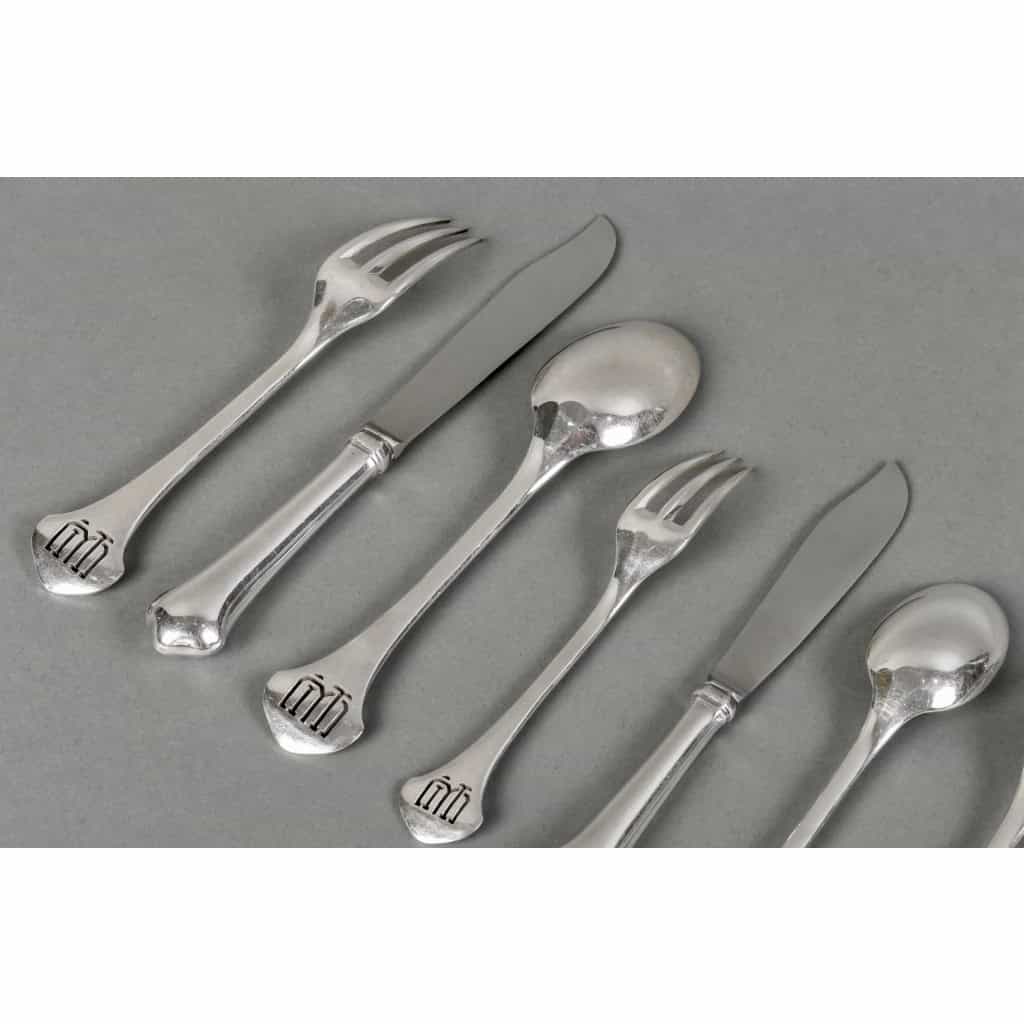 Ménagère 1922 argent massif et ébène de Jean E. PUIFORCAT – 142 Pièces | Biron Ménagère 1922 argent massif et ébène de Jean E. PUIFORCAT - 142 Pièces