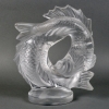 Sculpture Motif Décoratif « Deux Poissons » cristal blanc de Marc LALIQUE | Biron Sculpture Motif Décoratif "Deux Poissons" cristal blanc de Marc LALIQUE