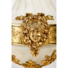 Paire d’urnes en marbre blanc à cannelures et bronze doré montées en lampe d’époque Napoléon III | Biron Paire d'urnes en marbre blanc à cannelures et bronze doré montées en lampe d'époque Napoléon III