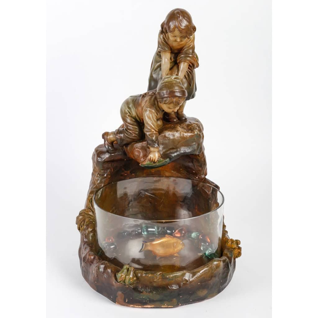 Bassin en terre cuite et coupe en verre, XXème siècle | Biron Bassin en terre cuite et coupe en verre, XXème siècle