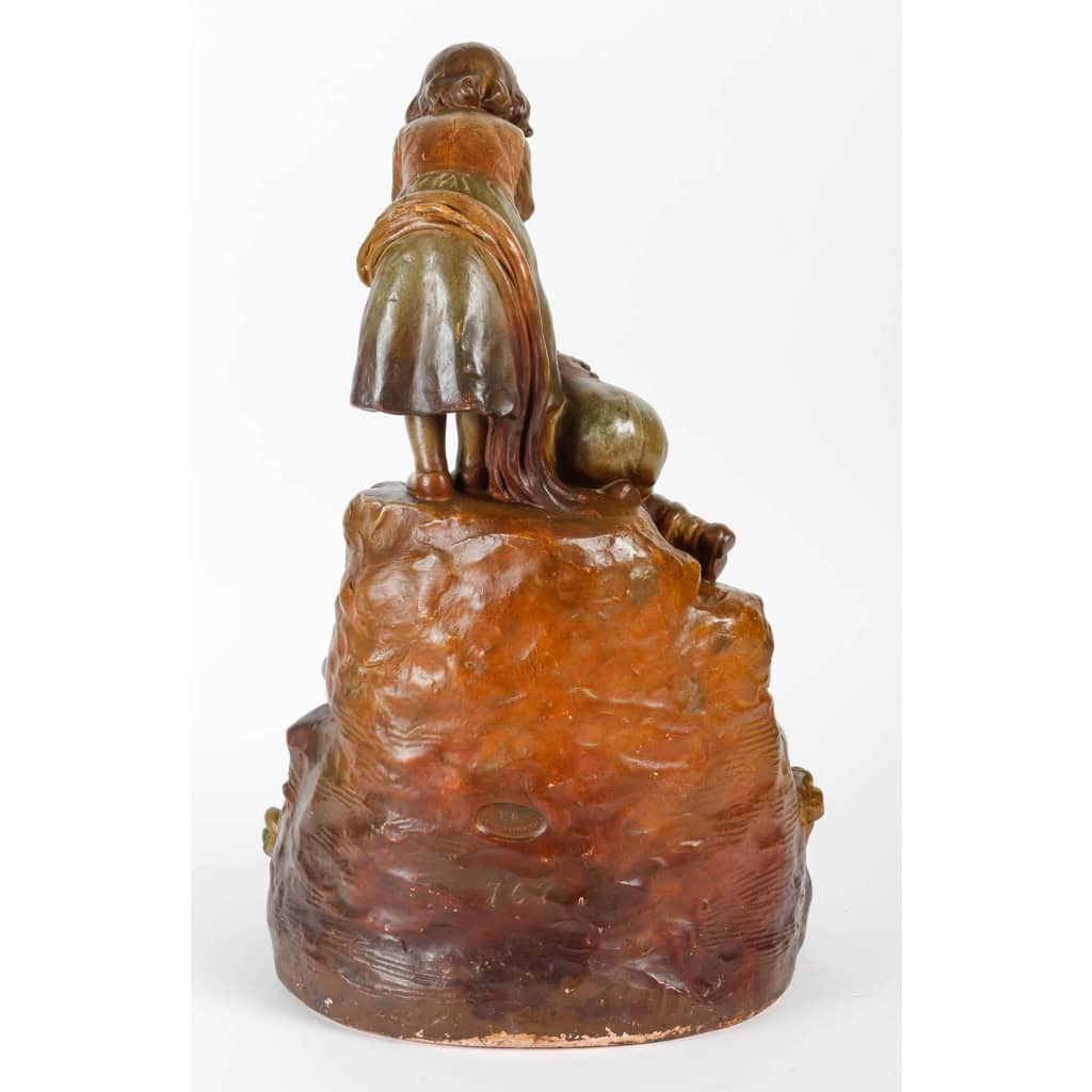 Bassin en terre cuite et coupe en verre, XXème siècle | Biron Bassin en terre cuite et coupe en verre, XXème siècle