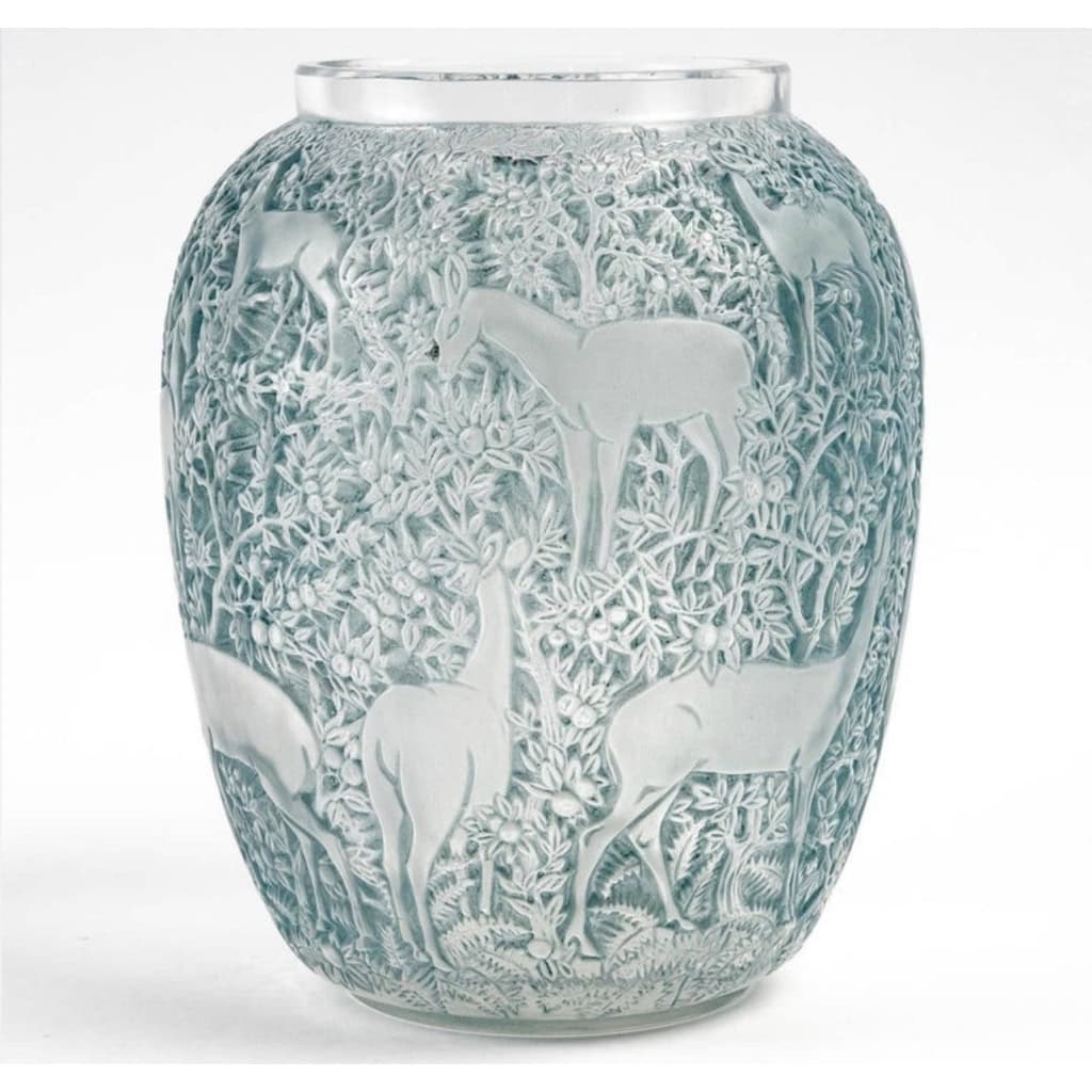 Vase « Biches » verre blanc patiné bleu de René LALIQUE | Biron Vase « Biches » verre blanc patiné bleu de René LALIQUE