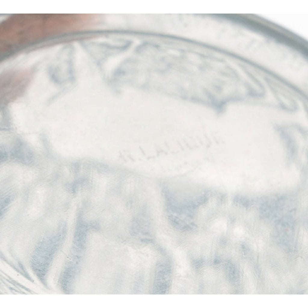 Vase « Biches » verre blanc patiné bleu de René LALIQUE | Biron Vase « Biches » verre blanc patiné bleu de René LALIQUE