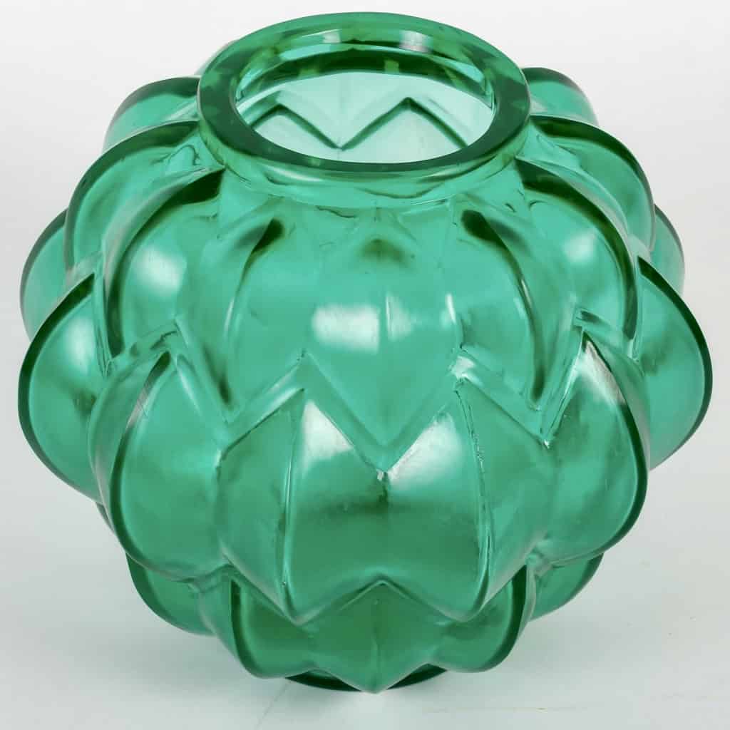 Vase « Nivernais » verre vert émeraude de René LALIQUE | Biron Vase "Nivernais" verre vert émeraude de René LALIQUE