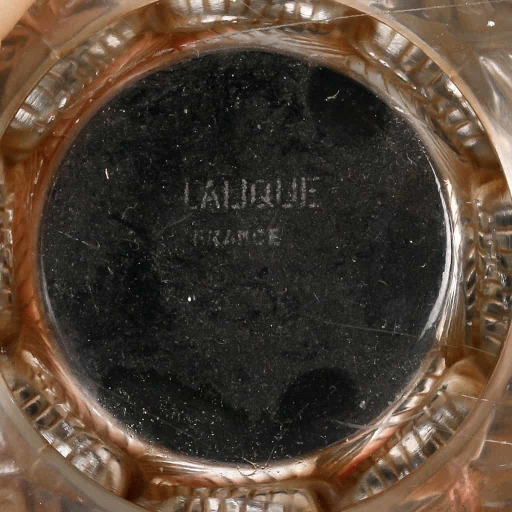 Vase « Moissac » verre blanc patiné sépia de Marc LALIQUE | Biron Vase "Moissac" verre blanc patiné sépia de Marc LALIQUE
