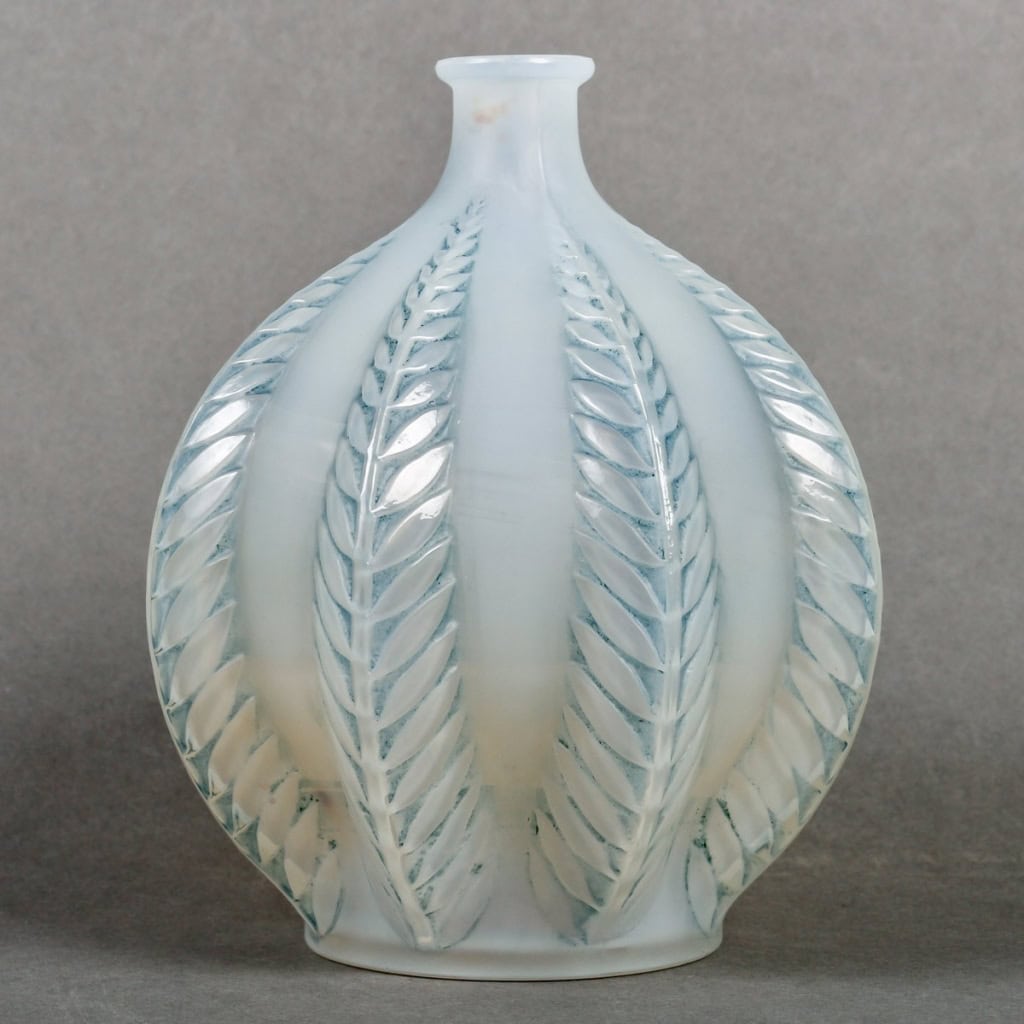 Vase « Malines » verre opalescent double couche patiné bleu de René LALIQUE | Biron |||||||