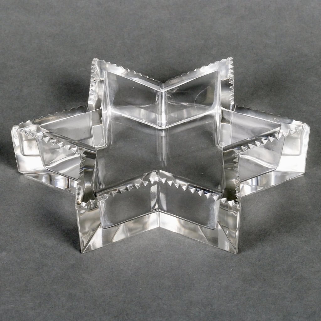 Jardinière Vide-Poche Cendrier "Etoile" verre blanc de René LALIQUE