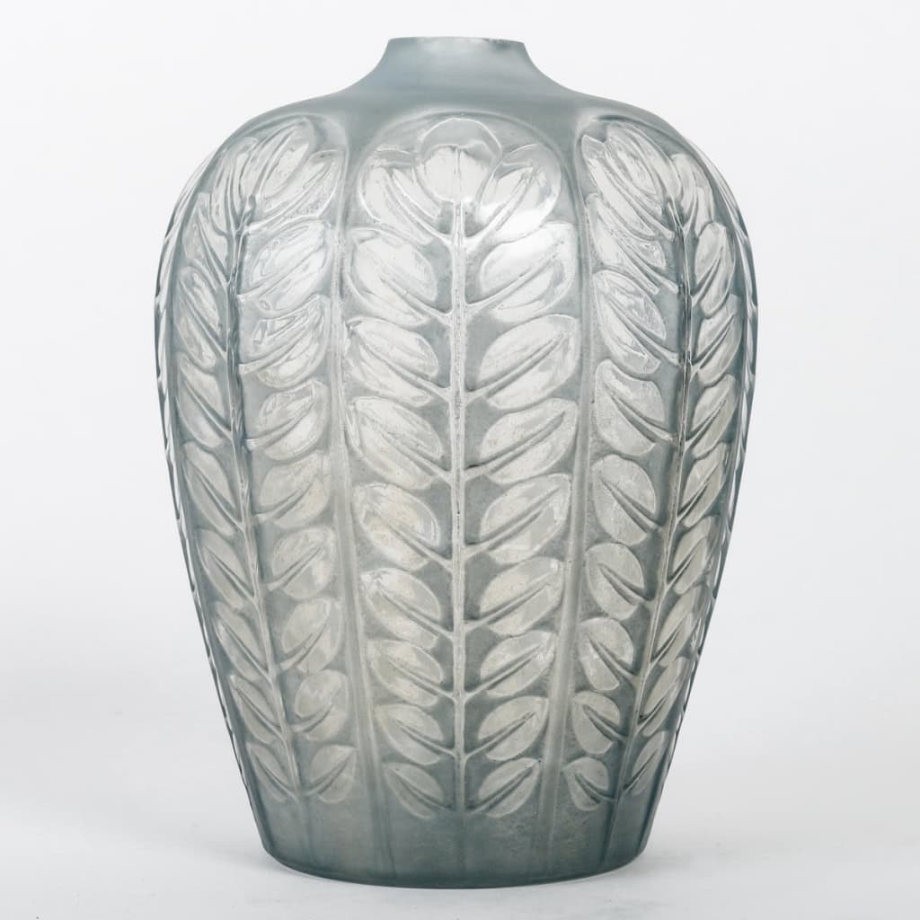 Vase « Tournai » verre blanc patiné bleu gris de René LALIQUE | Biron ||||||