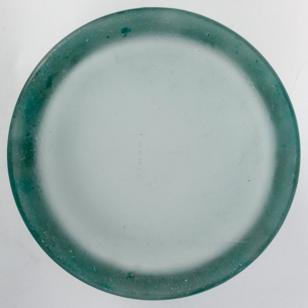 Vase « Epicéa » verre blanc patiné vert de René LALIQUE | Biron Vase "Epicéa" verre blanc patiné vert de René LALIQUE