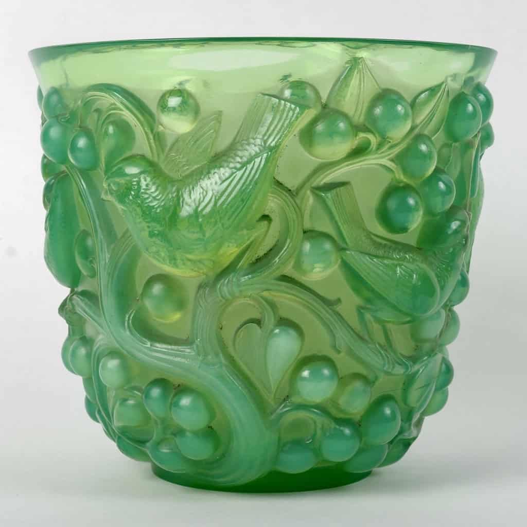 Vase « Avallon » verre peppermint de René LALIQUE | Biron Vase "Avallon" verre peppermint de René LALIQUE