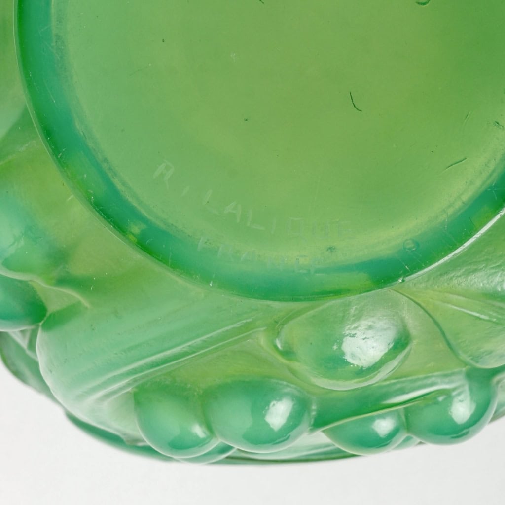 Vase « Avallon » verre peppermint de René LALIQUE | Biron Vase "Avallon" verre peppermint de René LALIQUE