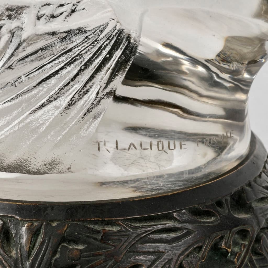 Sculpture Motif Décoratif « Gros Poisson » verre blanc de René LALIQUE | Biron Sculpture Motif Décoratif "Gros Poisson" verre blanc de René LALIQUE
