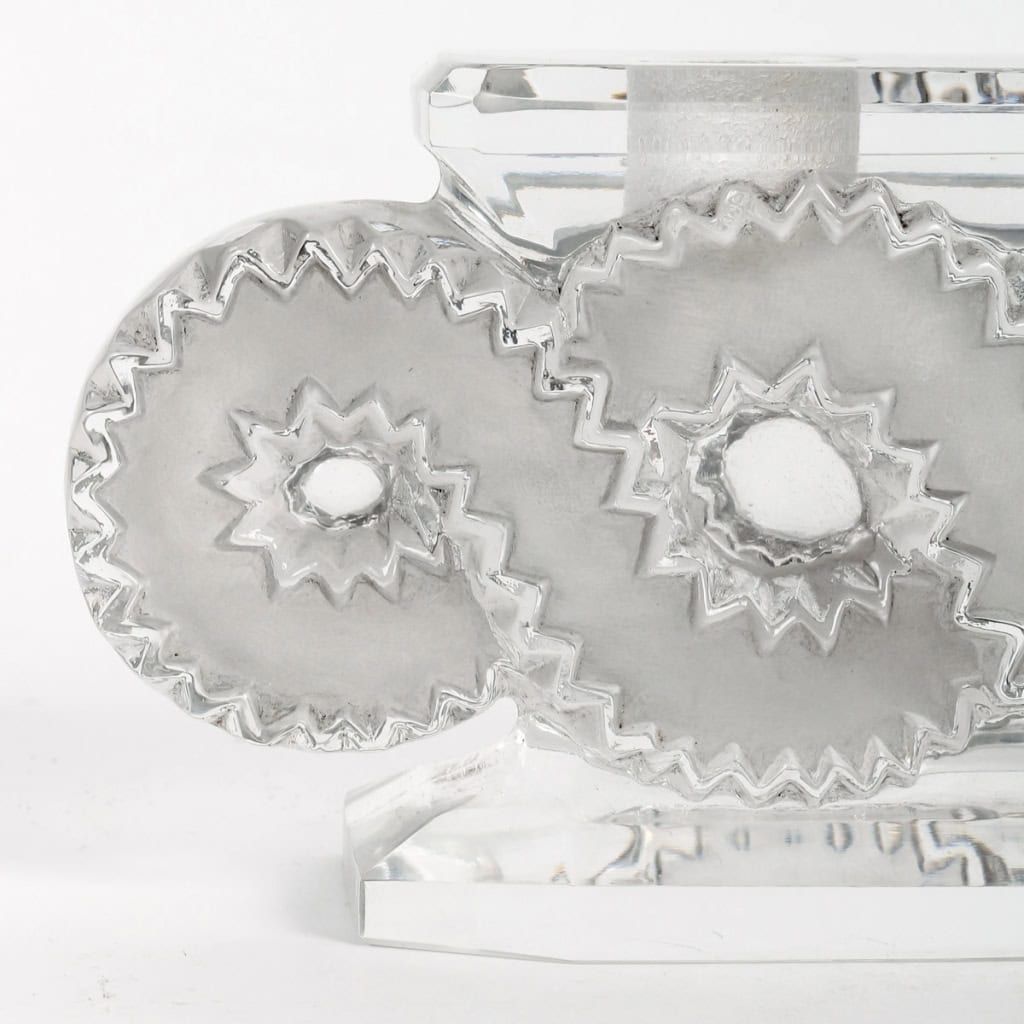 Paire de Bougeoirs "Auriac" verre blanc patiné gris de René LALIQUE