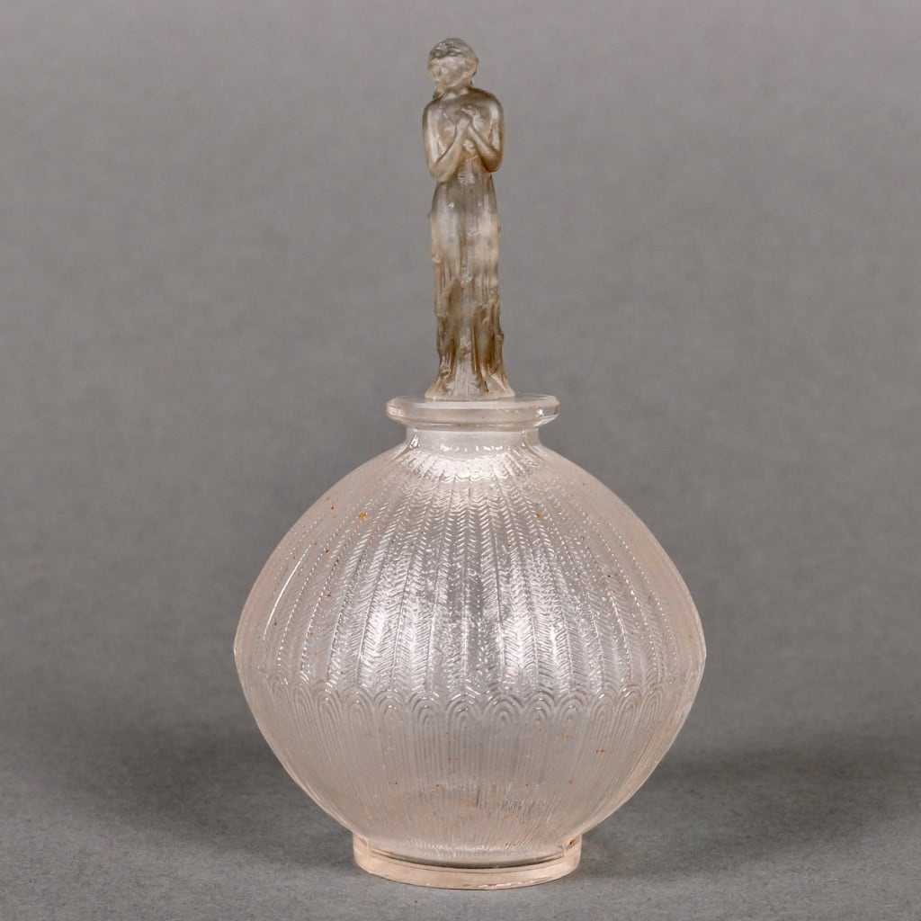 Flacon « Roses » verre blanc patiné gris de René LALIQUE pour D’Orsay | Biron |||||||
