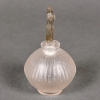 Flacon « Roses » verre blanc patiné gris de René LALIQUE pour D’Orsay | Biron Flacon « Roses » verre blanc patiné gris de René LALIQUE pour D'Orsay
