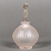 Flacon « Roses » verre blanc patiné gris de René LALIQUE pour D’Orsay | Biron Flacon « Roses » verre blanc patiné gris de René LALIQUE pour D'Orsay