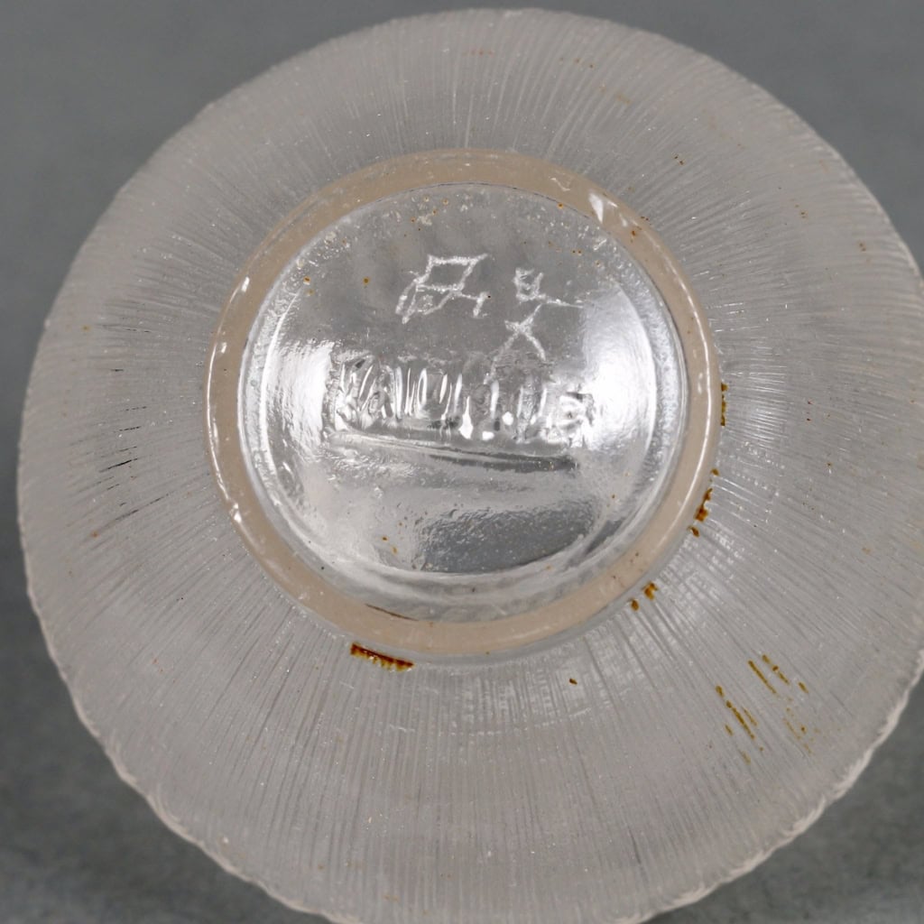 Flacon « Roses » verre blanc patiné gris de René LALIQUE pour D’Orsay | Biron Flacon « Roses » verre blanc patiné gris de René LALIQUE pour D'Orsay