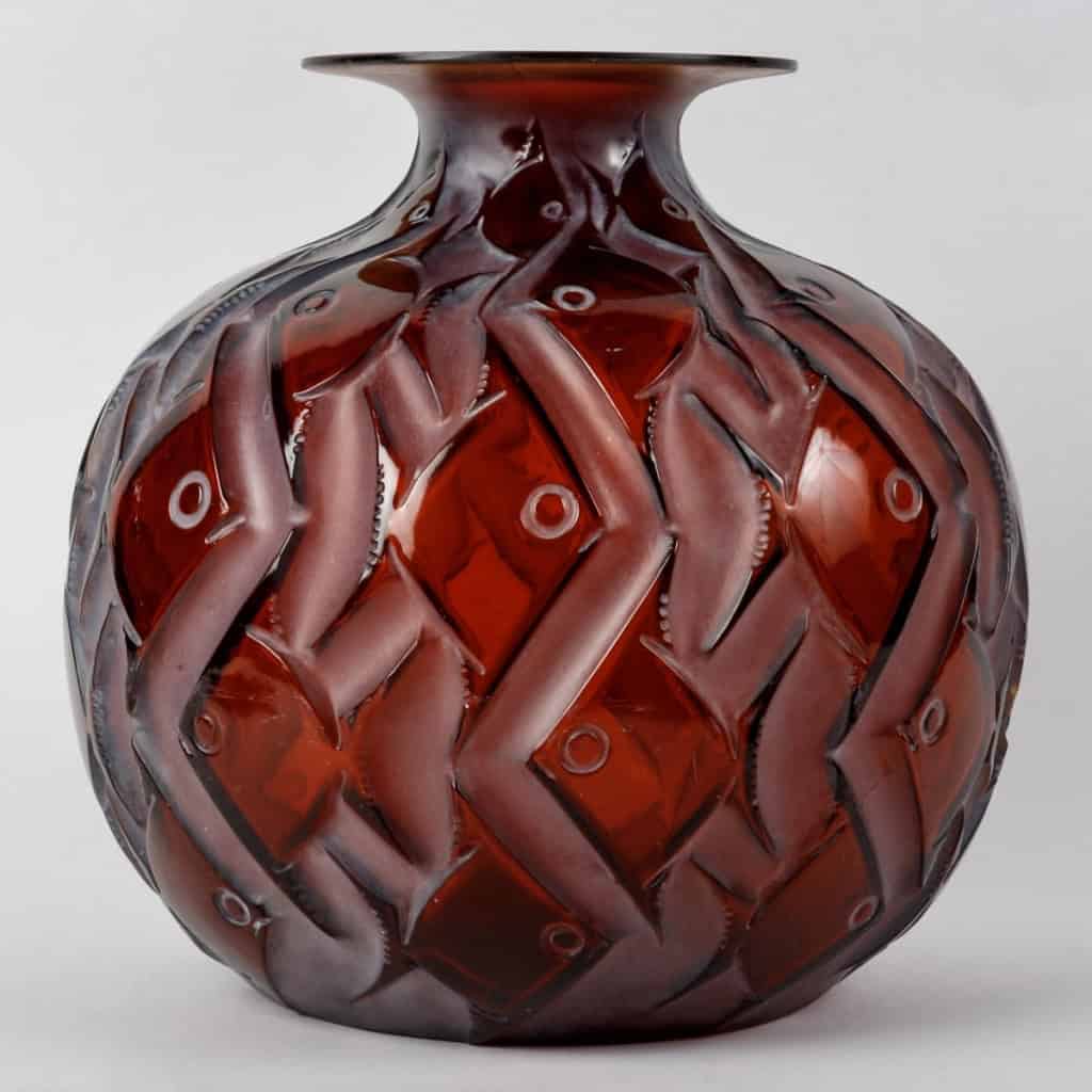 Vase « Penthièvre » verre ambre patiné blanc de René LALIQUE | Biron Vase "Penthièvre" verre ambre patiné blanc de René LALIQUE