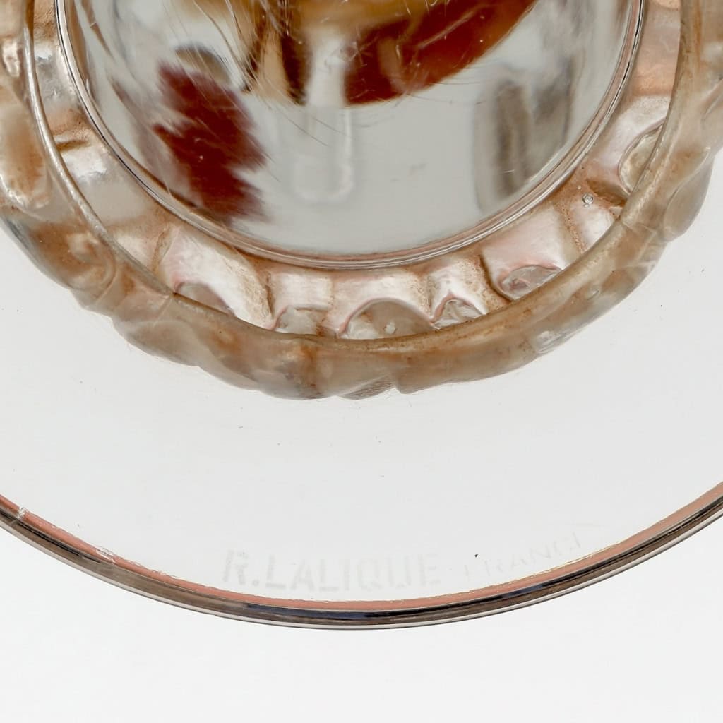 Paire de Bougeoirs "Chêne" verre blanc patiné sépia de René LALIQUE
