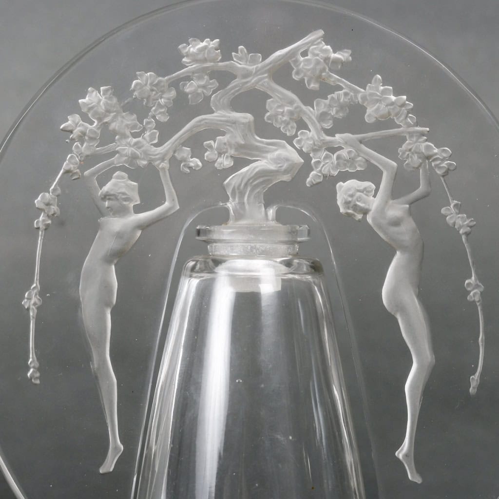 Flacon Tiare « Leurs Âmes » verre blanc de René LALIQUE pour D’Orsay | Biron Flacon Tiare "Leurs Âmes" verre blanc de René LALIQUE pour D'Orsay