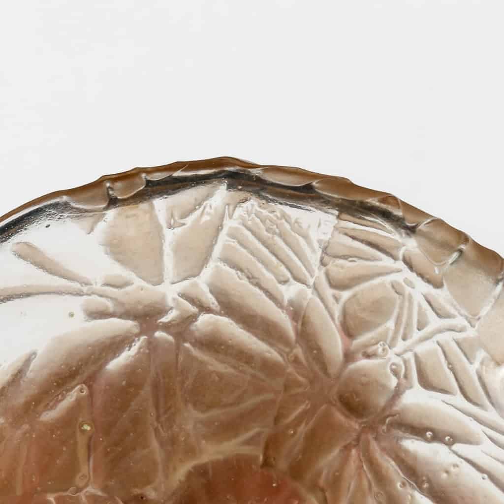 Flacon « Misti » verre blanc patiné sépia de René LALIQUE pour L.T Piver | Biron Flacon « Misti » verre blanc patiné sépia de René LALIQUE pour L.T Piver