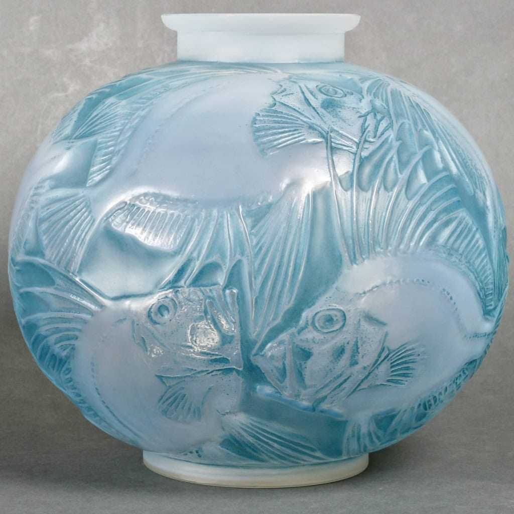 Vase « Poissons » verre opalescent multi-couche patiné bleu de René LALIQUE | Biron |||||||