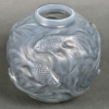 Vase « Formose » verre opalescent double couche patiné gris de René LALIQUE | Biron Vase "Formose" verre opalescent double couche patiné gris de René LALIQUE