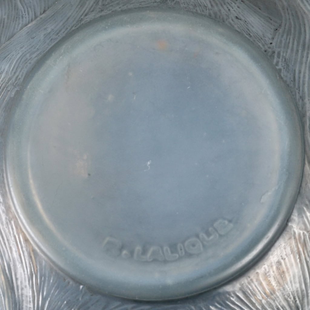 Vase « Formose » verre opalescent double couche patiné gris de René LALIQUE | Biron Vase "Formose" verre opalescent double couche patiné gris de René LALIQUE