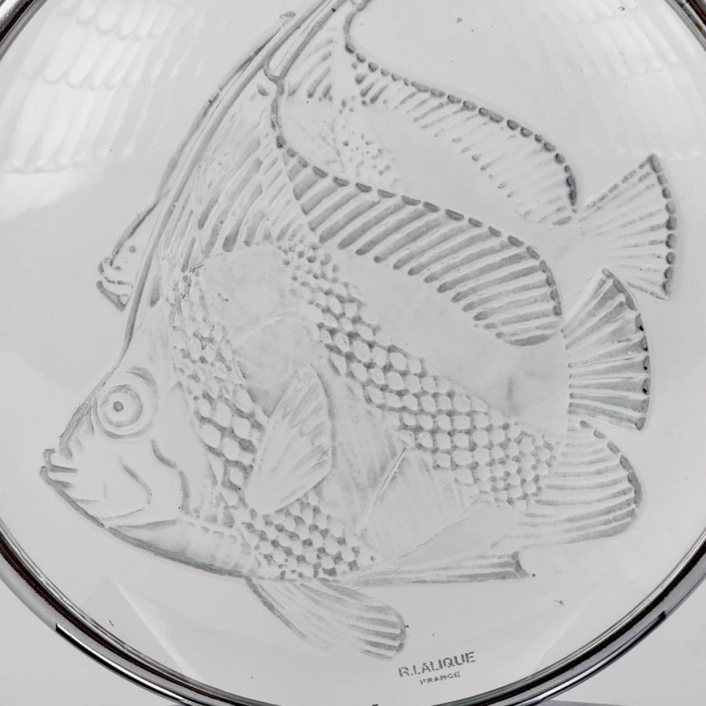 Lampe « Poissons » verre blanc patiné bleu de René LALIQUE | Biron Lampe "Poissons" verre blanc patiné bleu de René LALIQUE