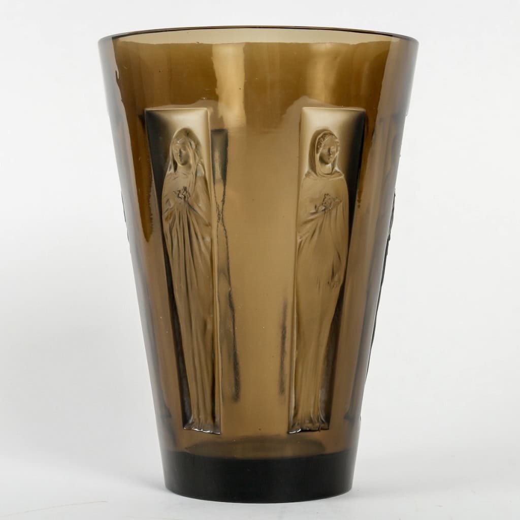 Vase « Gobelet Six Figurines » verre topaze fumé de René LALIQUE | Biron Vase "Gobelet Six Figurines" verre topaze fumé de René LALIQUE