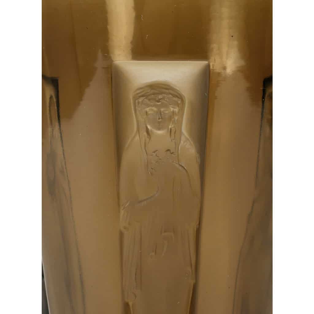 Vase « Gobelet Six Figurines » verre topaze fumé de René LALIQUE | Biron Vase "Gobelet Six Figurines" verre topaze fumé de René LALIQUE