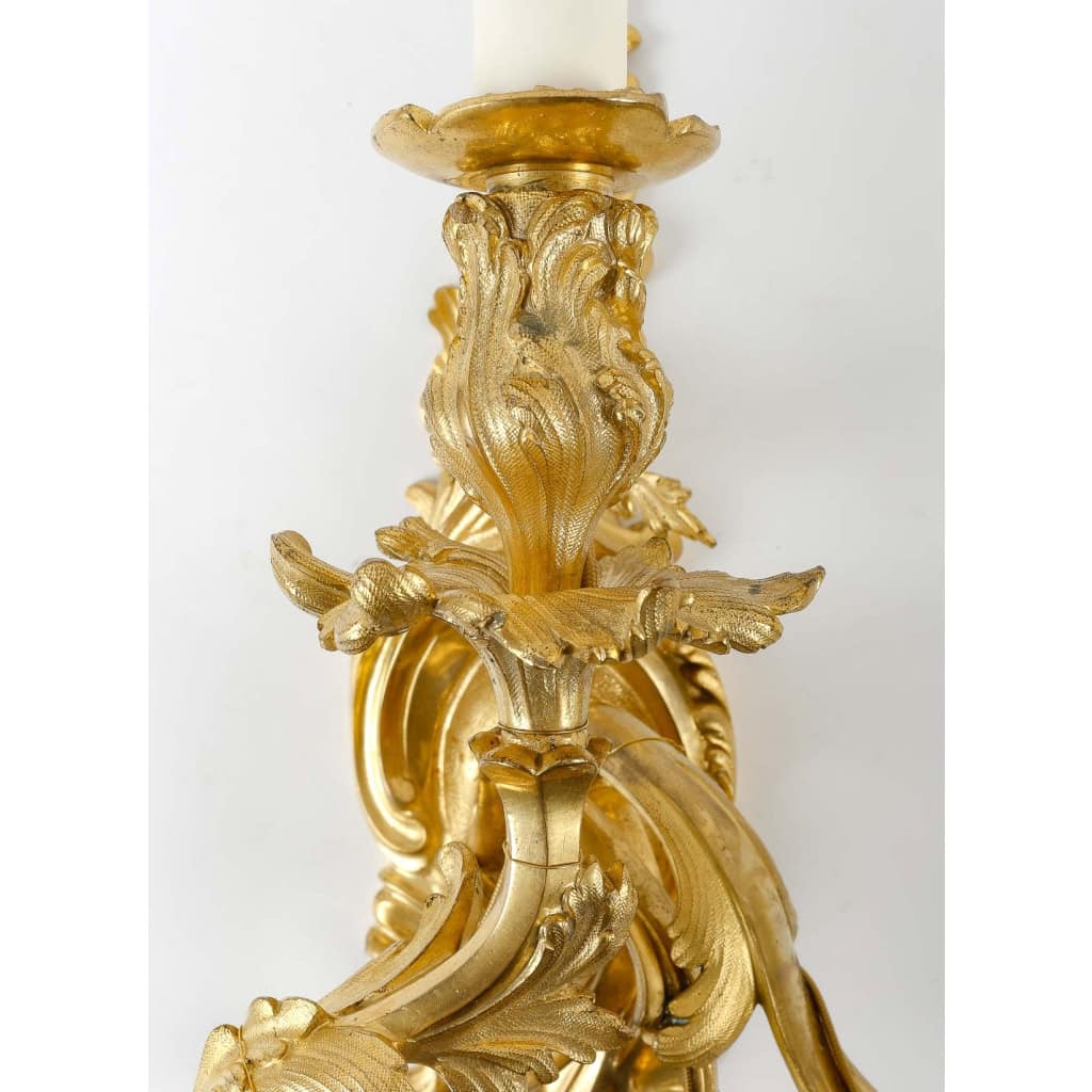 Importante paire d’appliques en bronze doré, finement ciselé, style Louis XV Rocaille, circa 1880 | Biron Importante paire d'appliques en bronze doré, finement ciselé, style Louis XV Rocaille, circa 1880
