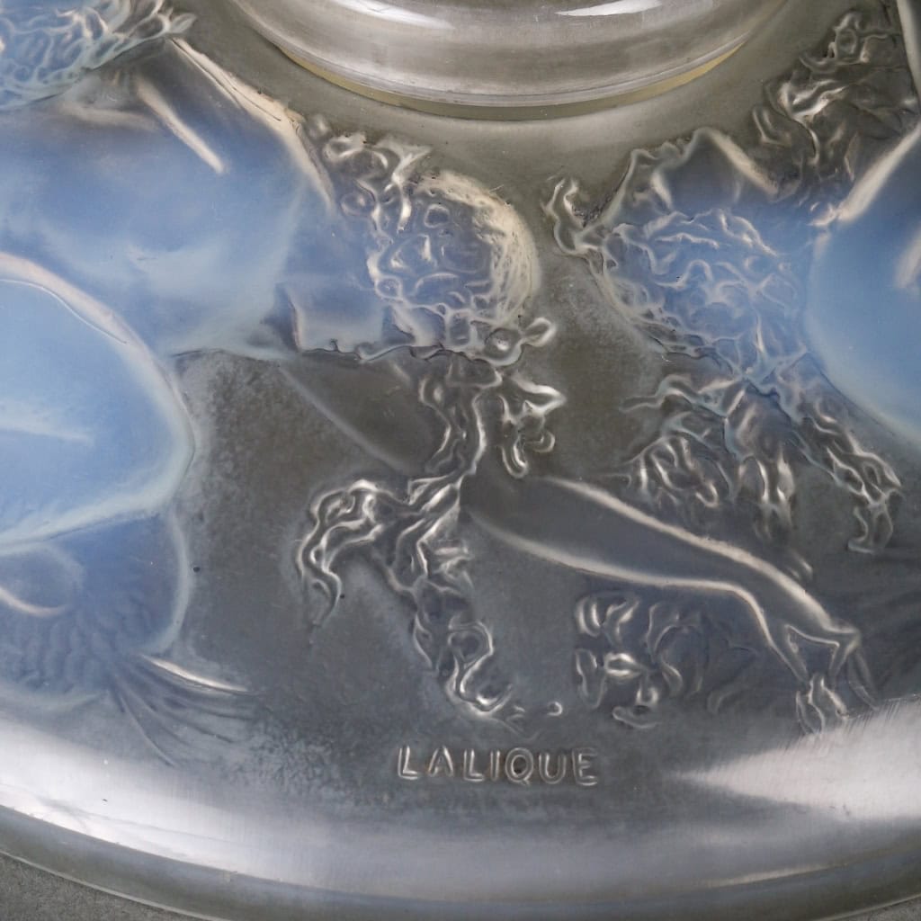 Encrier « Quatre Sirènes » verre opalescent patiné gris de René LALIQUE | Biron Encrier "Quatre Sirènes" verre opalescent patiné gris de René LALIQUE