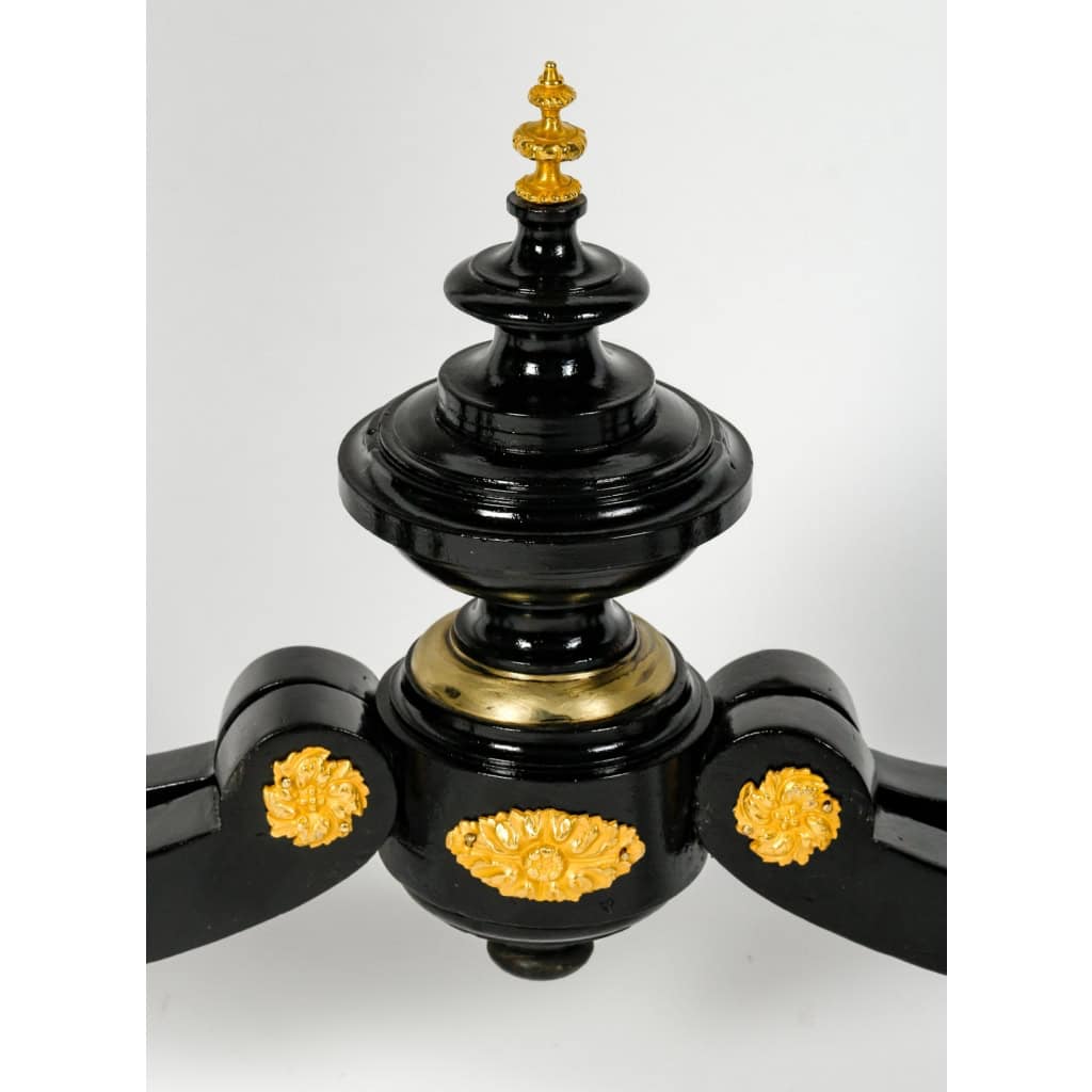 Importante Console en marqueterie dite Boulle et dessus en marbre blanc de Carrare | Biron Importante Console en marqueterie dite Boulle et dessus en marbre blanc de Carrare
