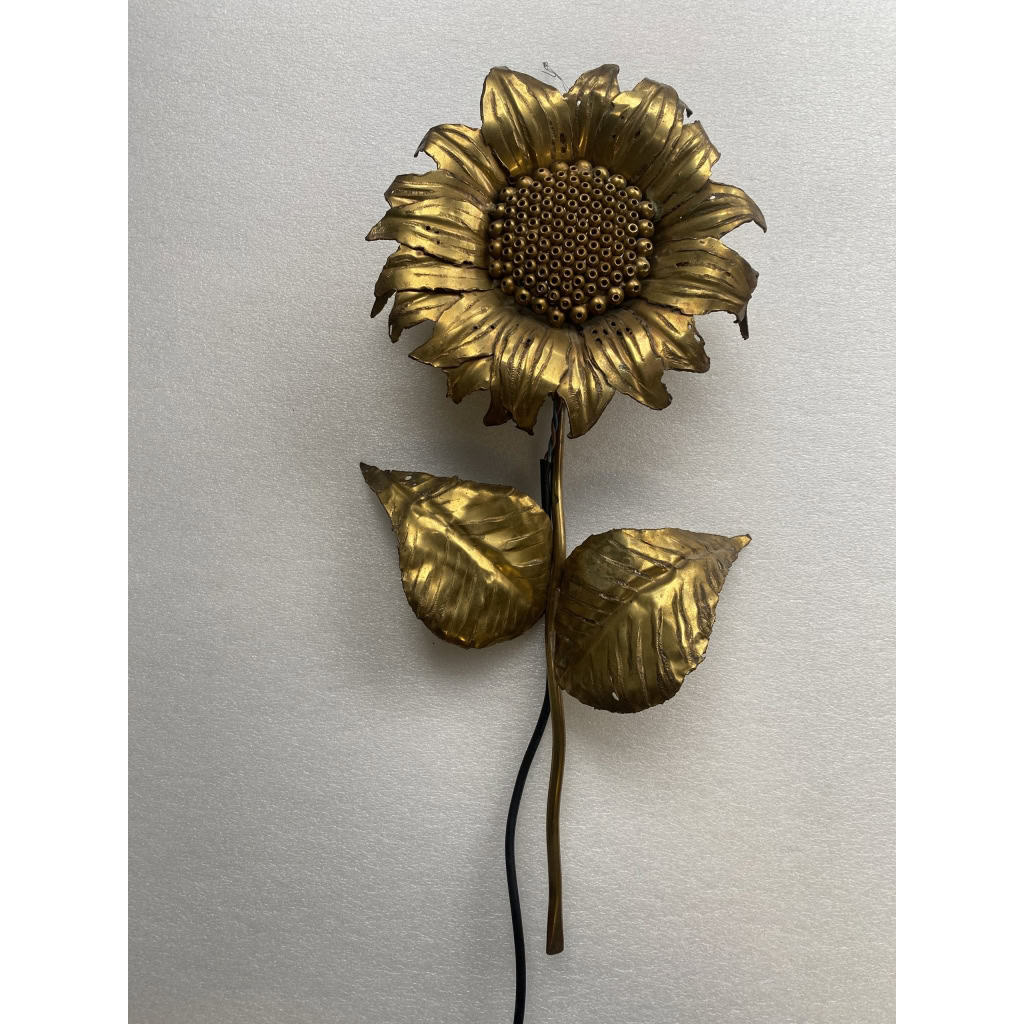 1970′ Applique Au Tournesol Laiton Patiné Signée P.MAS-ROSSI H 64 cm | Biron 1970′ Applique Au Tournesol Laiton Patiné Signée P.MAS-ROSSI H 64 cm