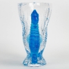 Vase « Poséidon » en cristal blanc et bleu électrique de LALIQUE FRANCE | Biron Vase "Poséidon" en cristal blanc et bleu électrique de LALIQUE FRANCE