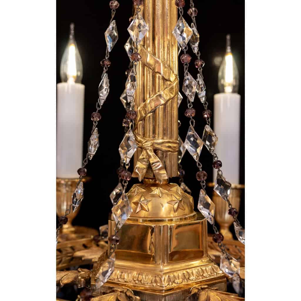 Lustre en bronze ciselé et doré de style Révolutionnaire XIXème siècle | Biron Lustre en bronze ciselé et doré de style Révolutionnaire XIXème siècle
