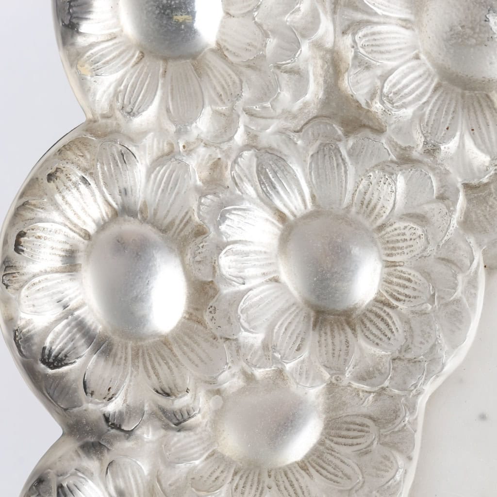 Fronton « Panier de Fleurs » verre blanc miroité de René LALIQUE | Biron Fronton "Panier de Fleurs" verre blanc miroité de René LALIQUE