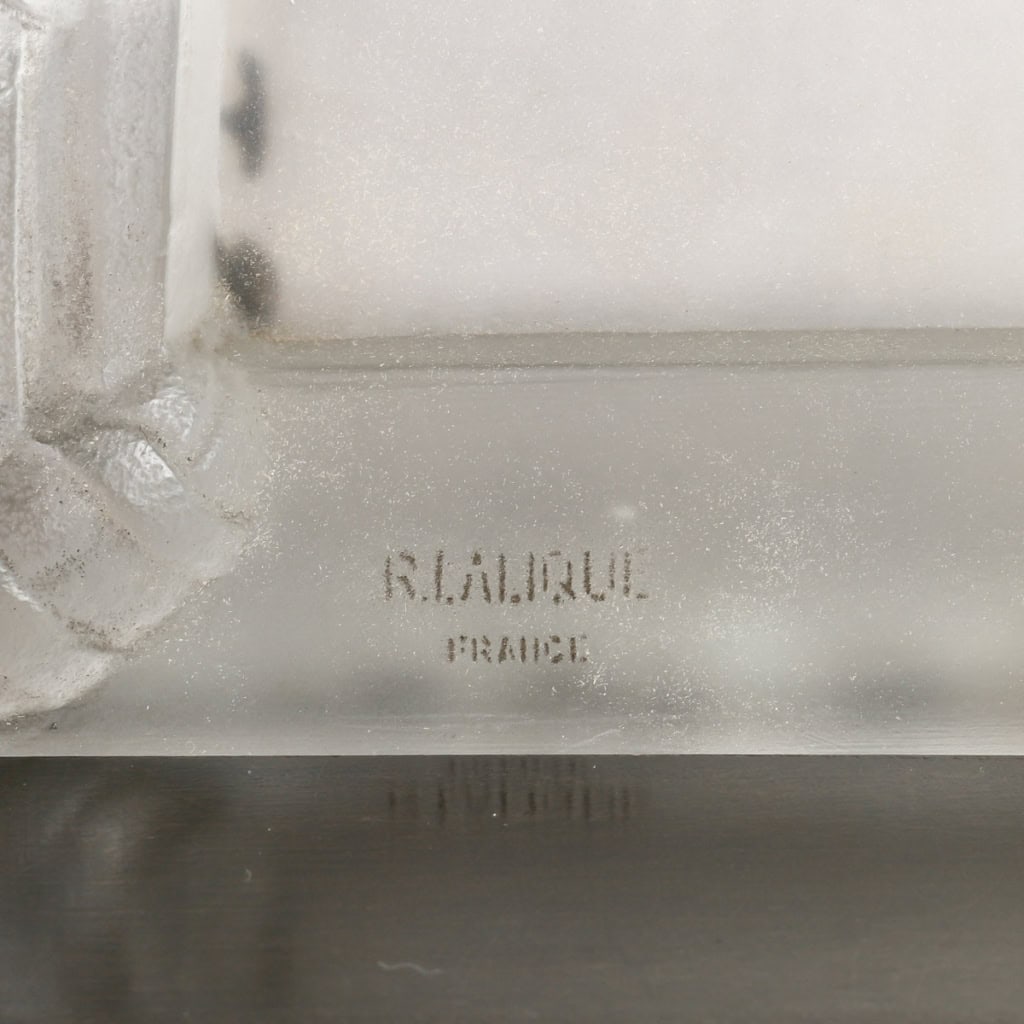 Fronton « Panier de Fleurs » verre blanc miroité de René LALIQUE | Biron Fronton "Panier de Fleurs" verre blanc miroité de René LALIQUE