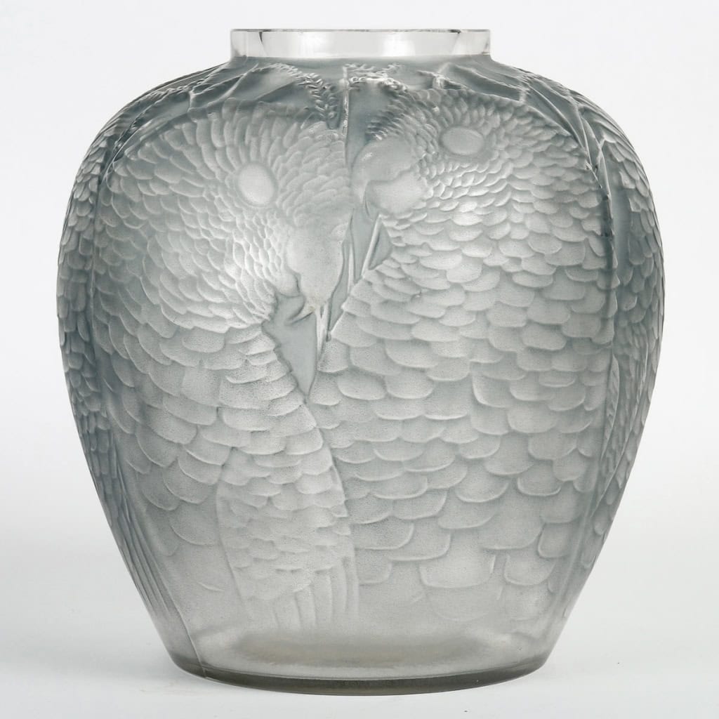 Vase « Alicante » verre blanc patiné bleu de René LALIQUE | Biron |||||||