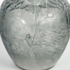 Vase « Alicante » verre blanc patiné bleu de René LALIQUE | Biron Vase "Alicante" verre blanc patiné bleu de René LALIQUE